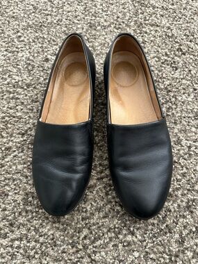 Dansko Larisa Black Milled Nappa Slip-on Flats Size 38 EUC